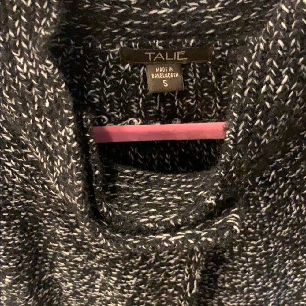Cap Sleeve Sweater - Picture 2 of 6